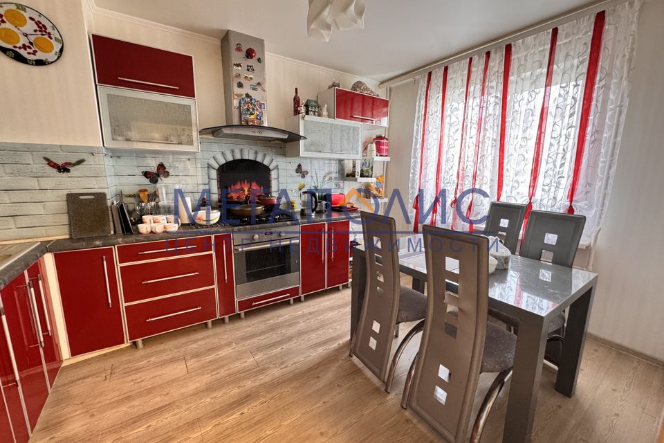 Продаётся 4-комнатная квартира, 115 м²
