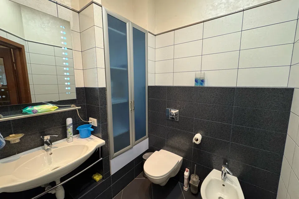Продаётся 3-комнатная квартира, 103 м²