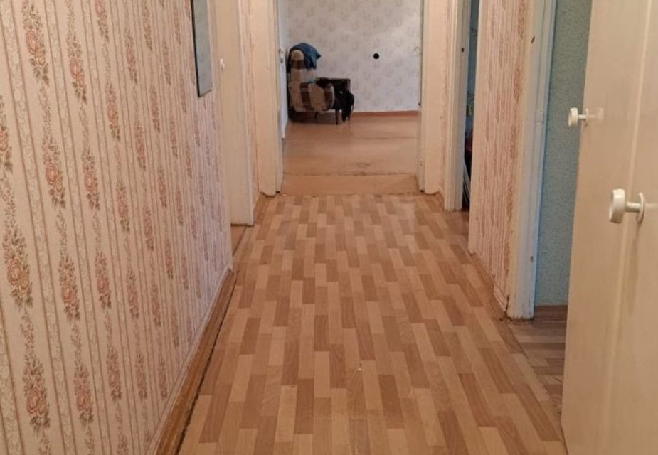 Продаётся 4-комнатная квартира, 69.1 м²