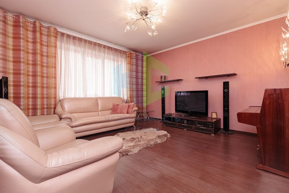 Продаётся 4-комнатная квартира, 77 м²