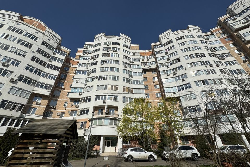 Продаётся 2-комнатная квартира, 71.3 м²