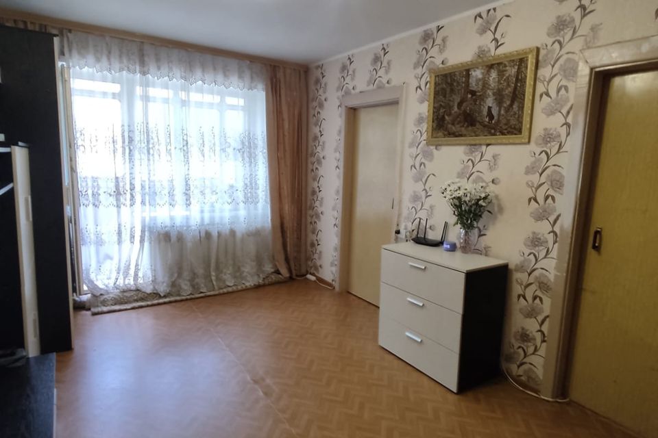 Продаётся 3-комнатная квартира, 47.9 м²