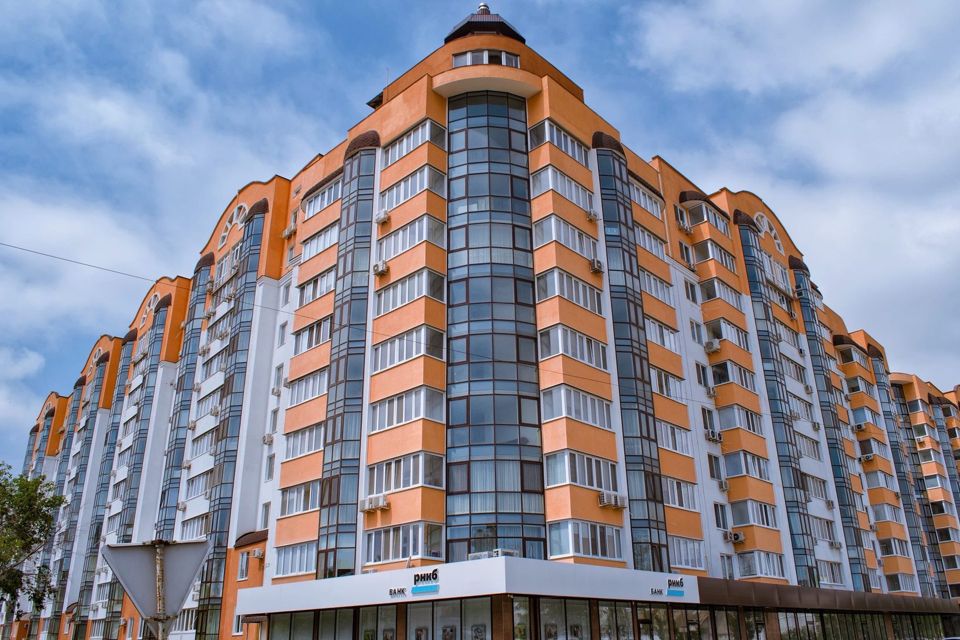 Продаётся 4-комнатная квартира, 123.3 м²