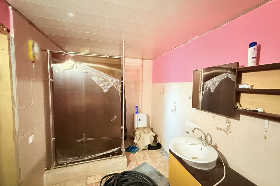 Продаётся 2-этажный дом, 200 м²