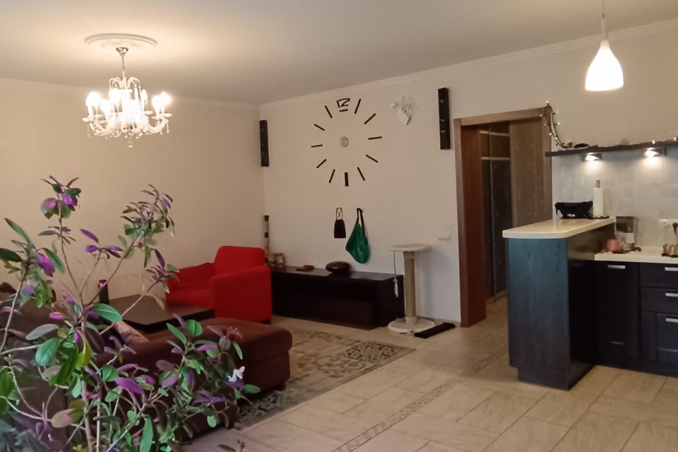 Продаётся 4-комнатная квартира, 115 м²