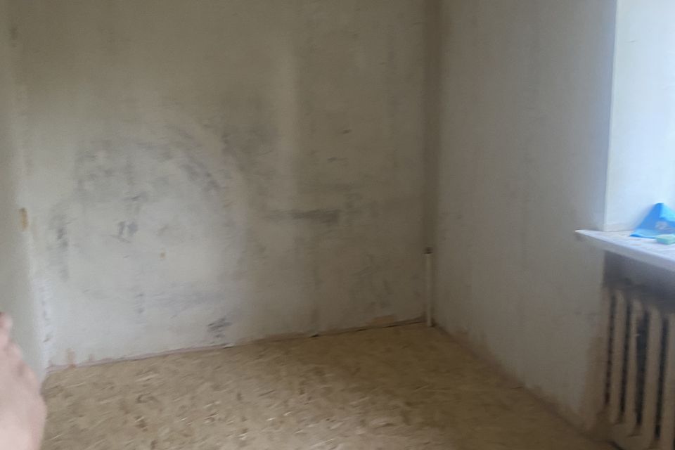 Продаётся 4-комнатная квартира, 61.5 м²