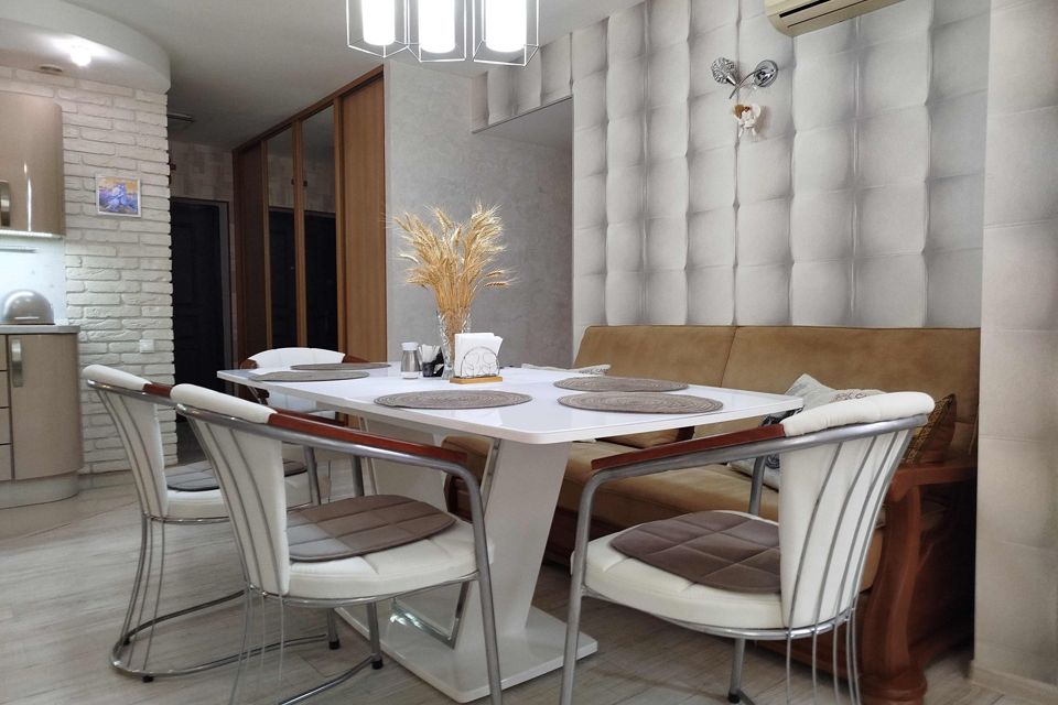Продаётся 3-комнатная квартира, 62.4 м²