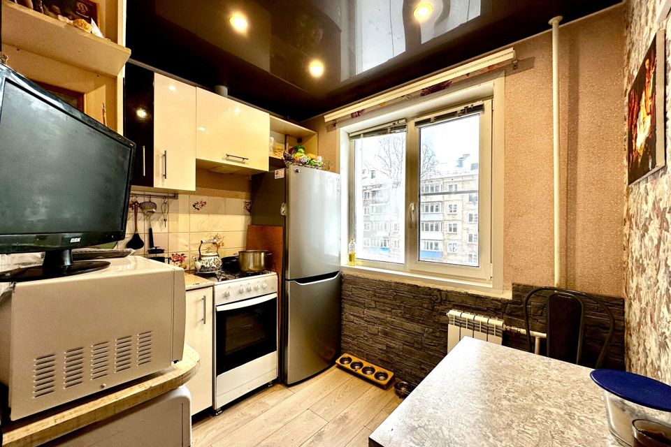 Продаётся 3-комнатная квартира, 59.3 м²