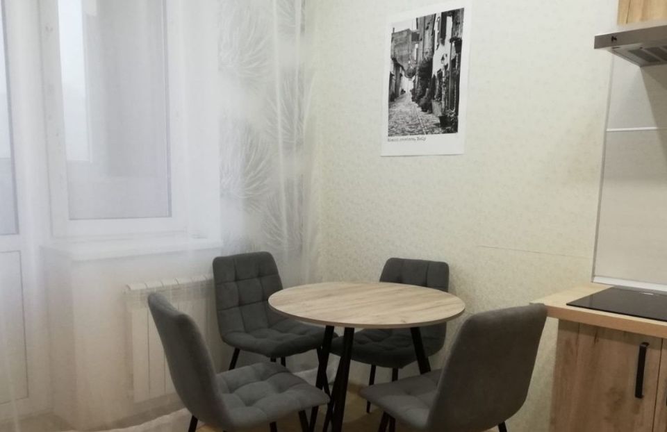 Сдаётся 2-комнатная квартира, 63 м²