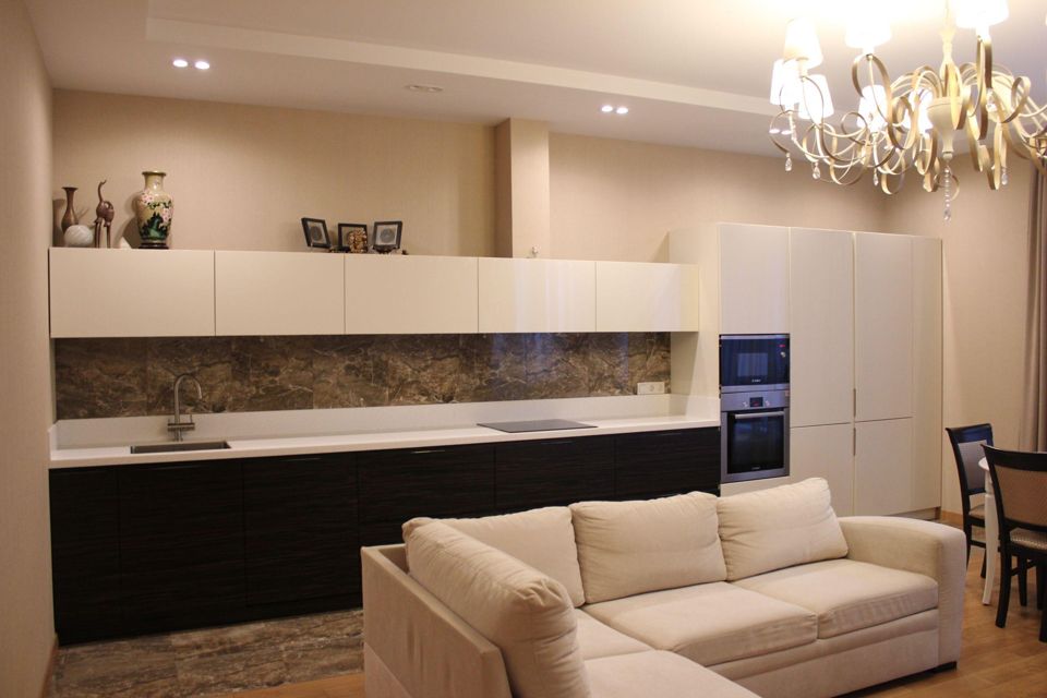 Продаётся 3-комнатная квартира, 103 м²