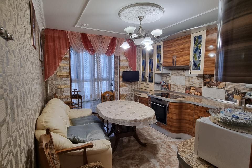Продаётся 3-комнатная квартира, 90 м²