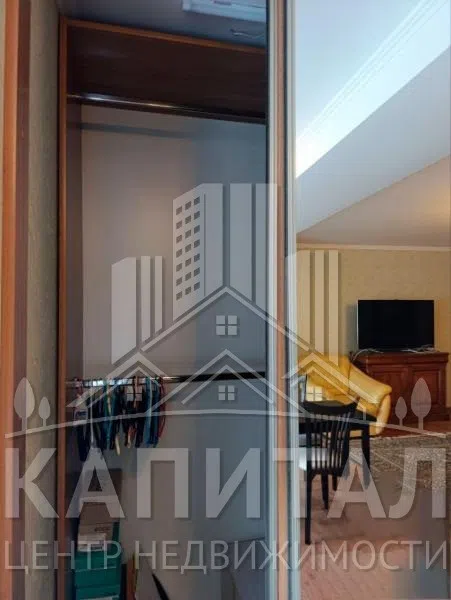 Продаётся 2-комнатная квартира, 77 м²