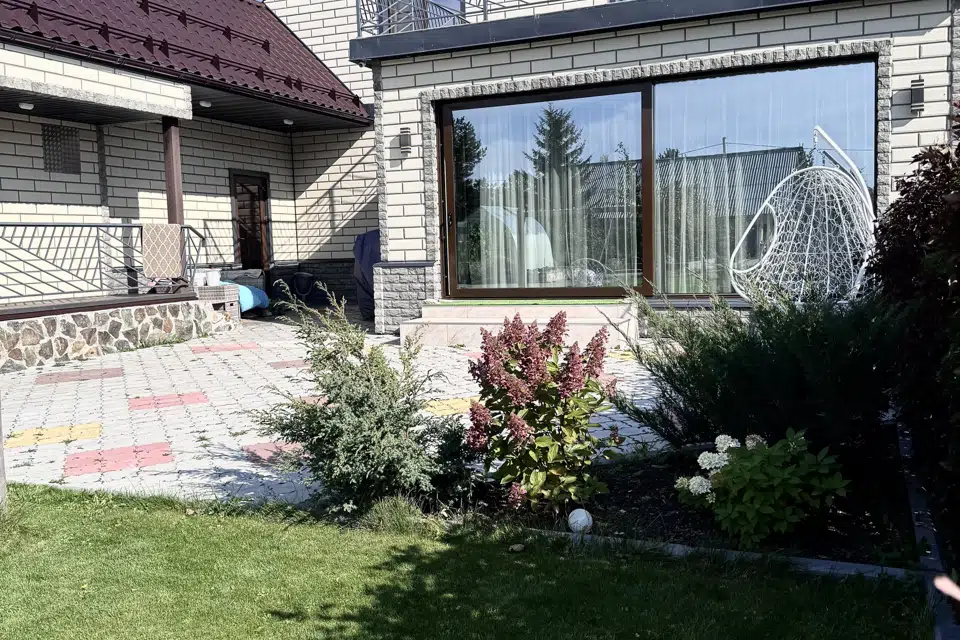 Продаётся 2-этажный дом, 435 м²