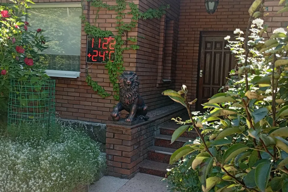 Продаётся 3-этажный дом, 470 м²