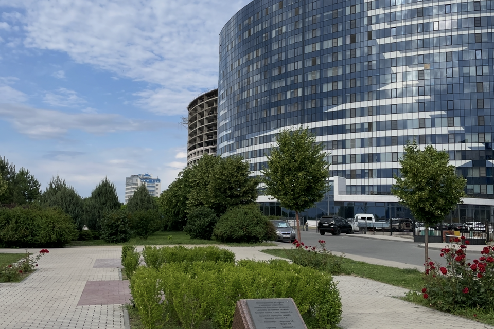 Продаётся 1-комнатная квартира, 49.4 м²