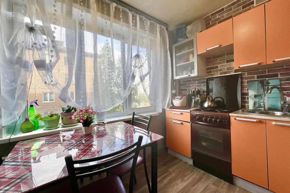 Продаётся 3-комнатная квартира, 61.4 м²