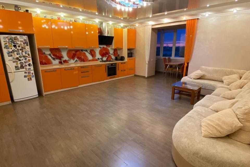 Продаётся 4-комнатная квартира, 105.7 м²