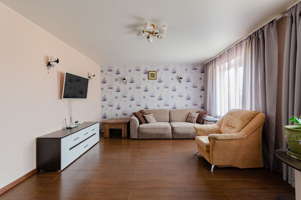 Продаётся 4-комнатная квартира, 98.1 м²