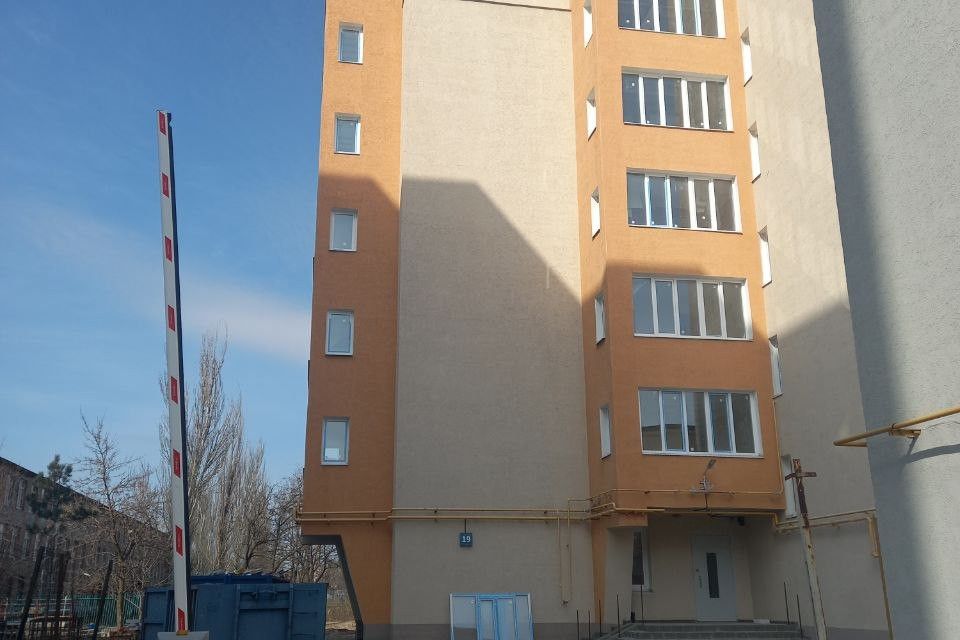 Продаётся 4-комнатная квартира, 178.6 м²