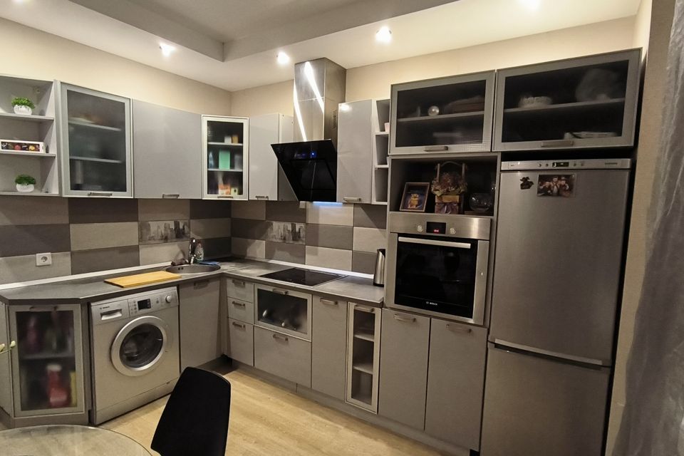 Продаётся 1-комнатная квартира, 42.8 м²