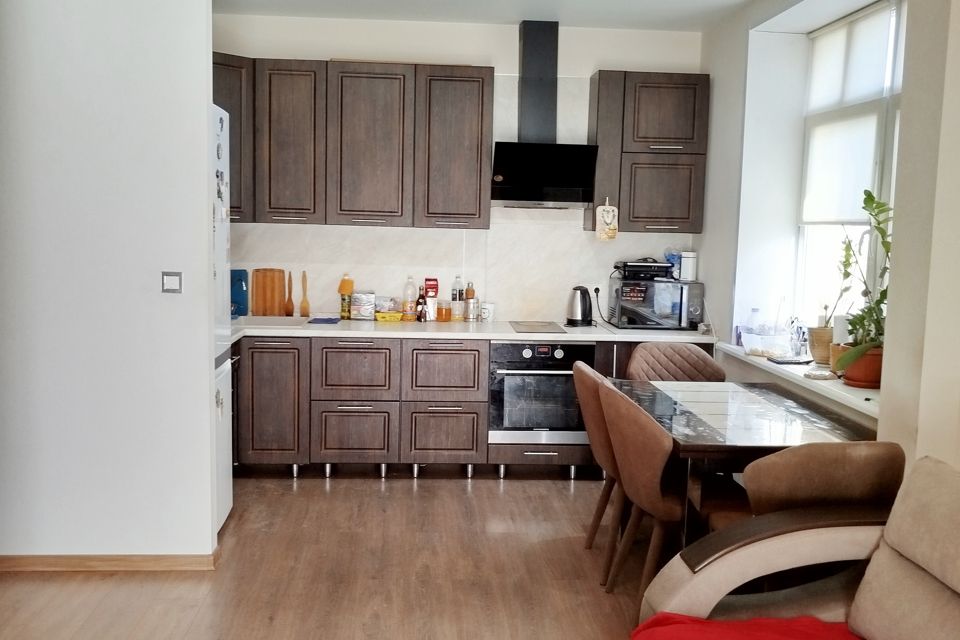 Продаётся 2-комнатная квартира, 64.4 м²