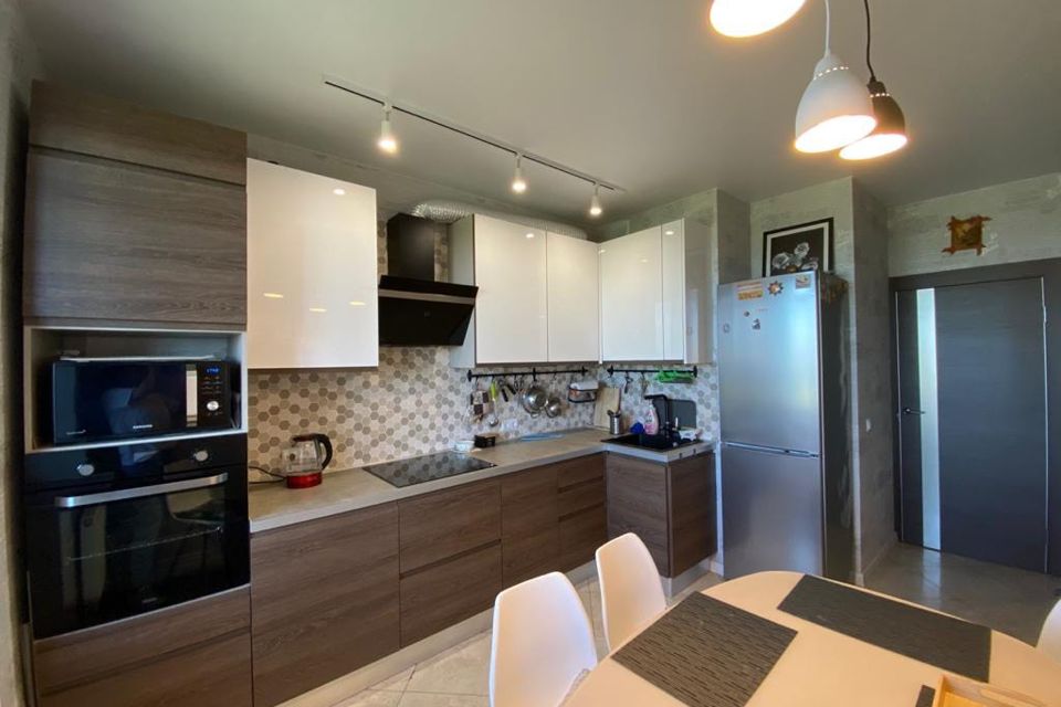 Продаётся 2-комнатная квартира, 58.2 м²