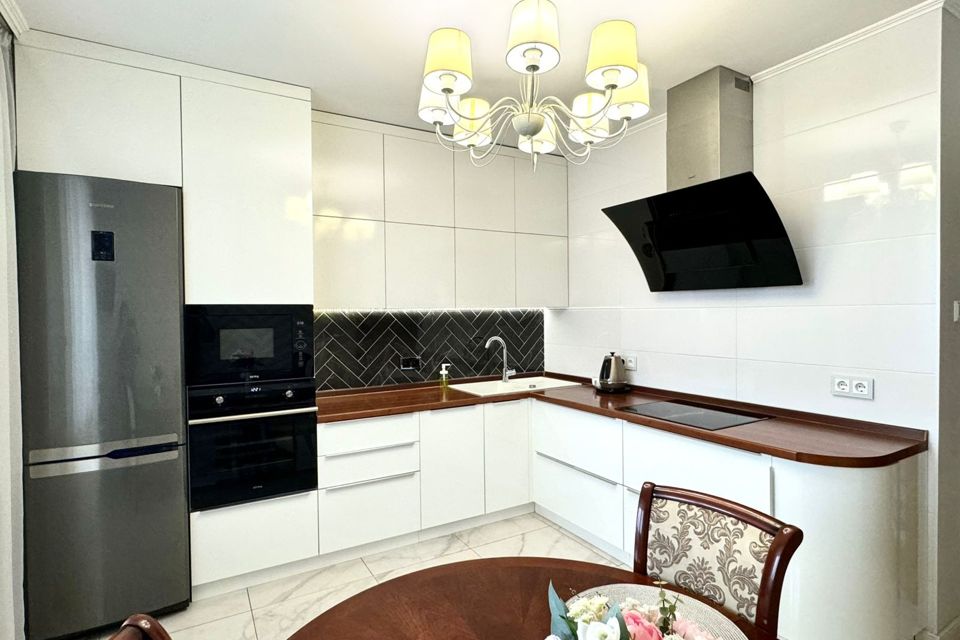 Продаётся 3-комнатная квартира, 93 м²