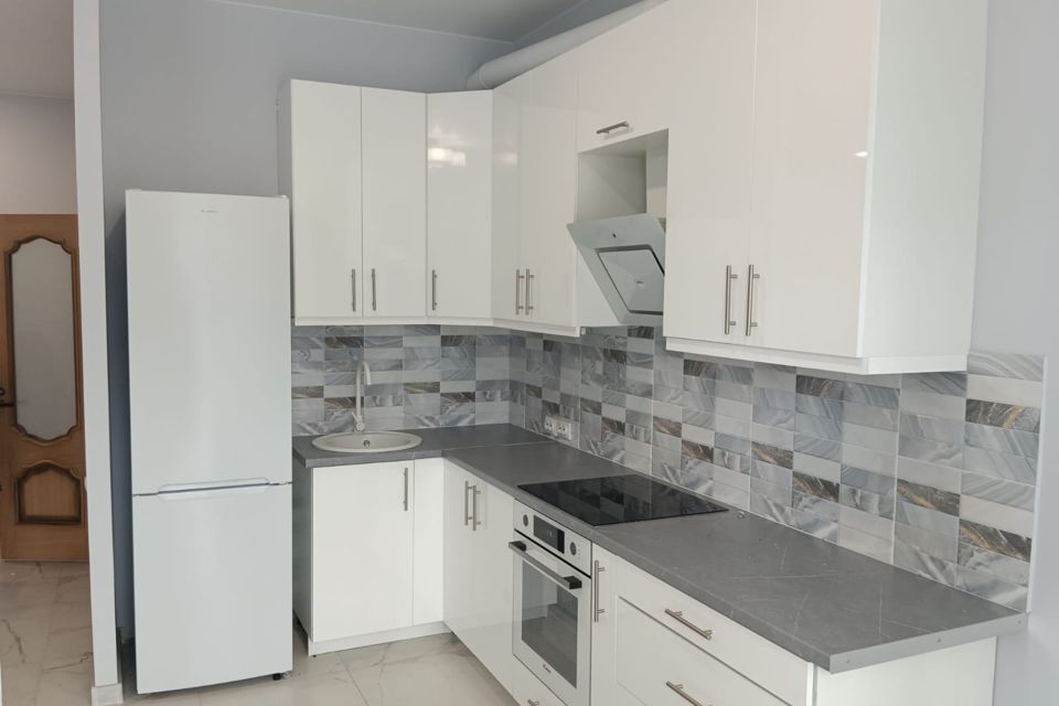 Продаётся 1-комнатная квартира, 42.4 м²