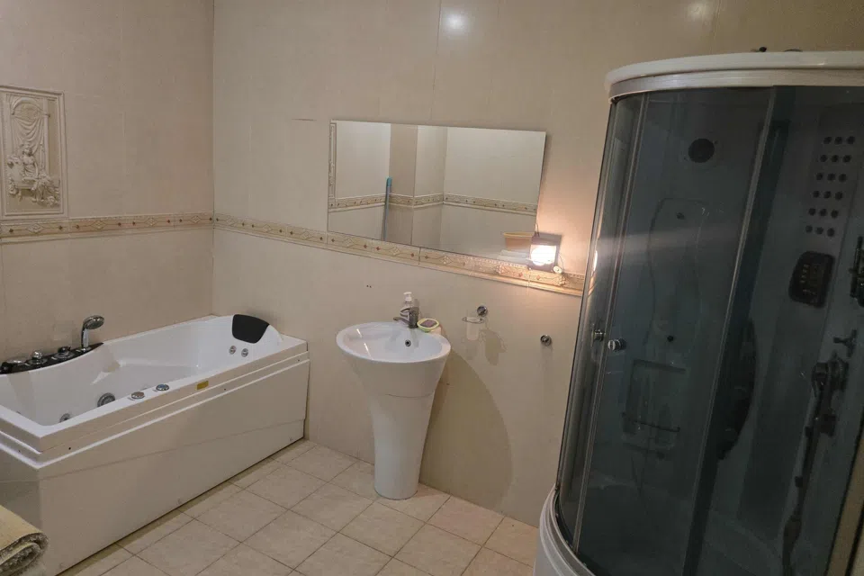 Продаётся 4-комнатная квартира, 148 м²
