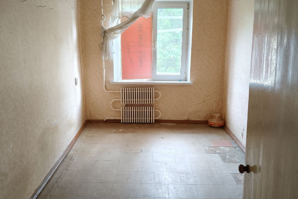 Продаётся 4-комнатная квартира, 66.4 м²