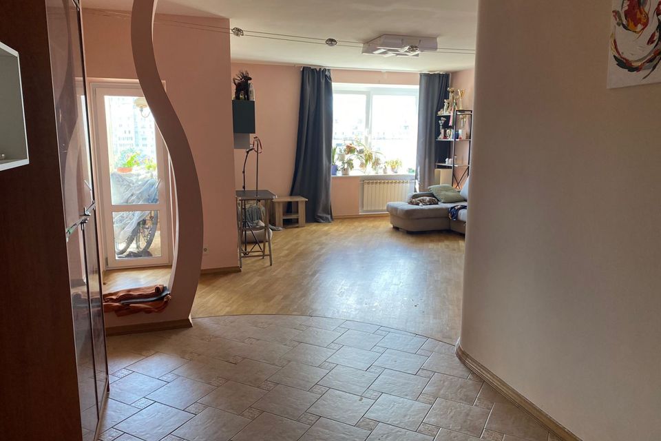Продаётся 3-комнатная квартира, 108.7 м²