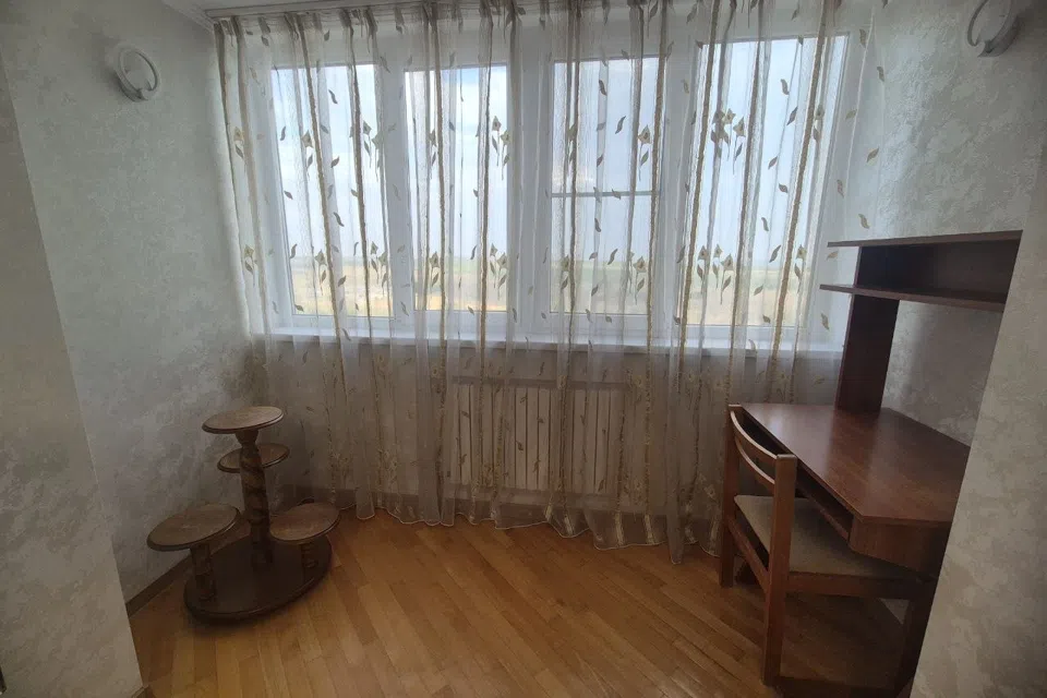 Продаётся 4-комнатная квартира, 79.6 м²