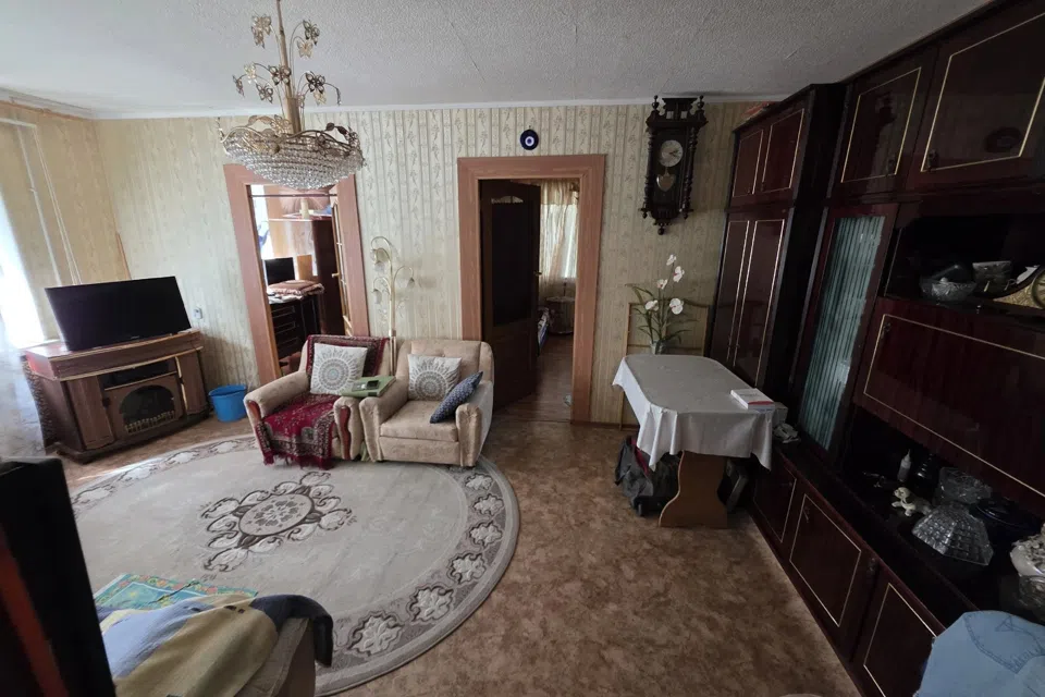 Продаётся 4-комнатная квартира, 65 м²