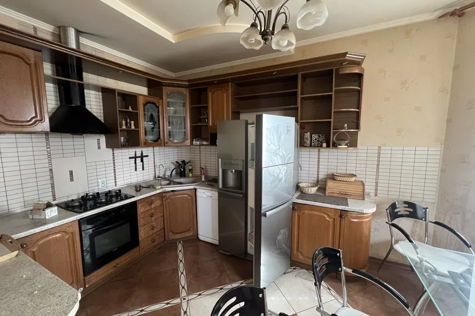 Продаётся 2-этажный дом, 330 м²