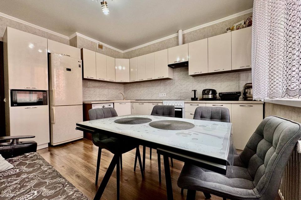 Продаётся 2-комнатная квартира, 58.7 м²