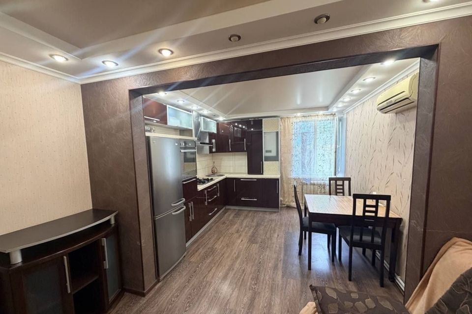 Продаётся 2-комнатная квартира, 60.8 м²