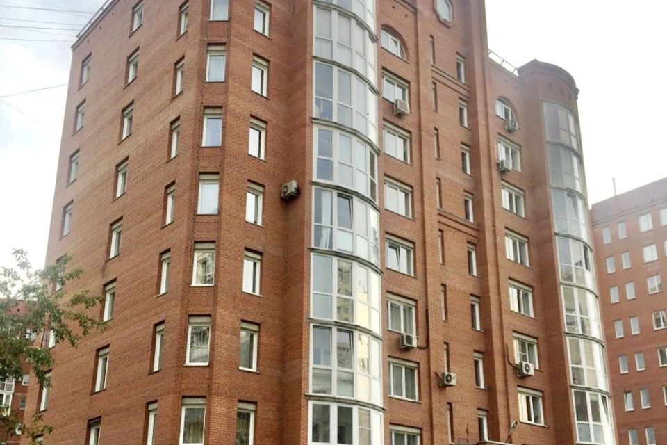 Сдаётся 2-комнатная квартира, 90 м²