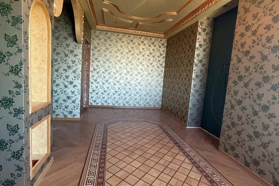 Продаётся 5-комнатная квартира, 220 м²