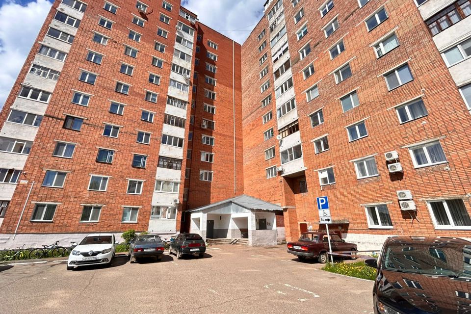 Продаётся 4-комнатная квартира, 83.9 м²