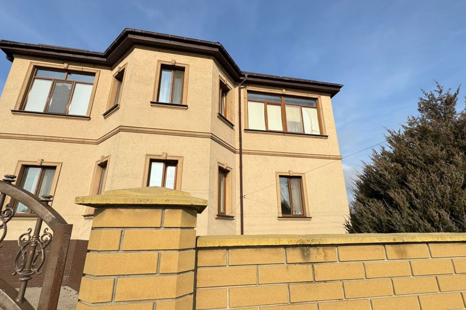 Продаётся 2-этажный дом, 350.6 м²