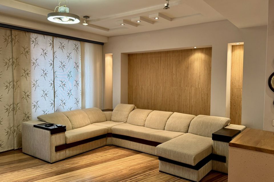 Продаётся 4-комнатная квартира, 142.7 м²
