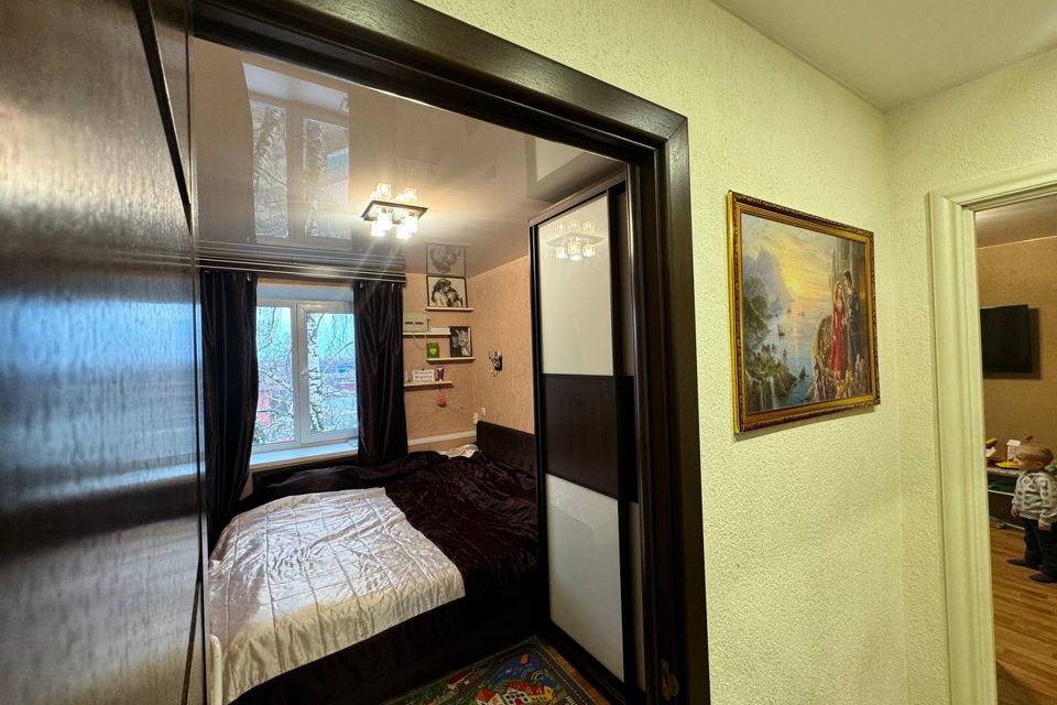 Продаётся 4-комнатная квартира, 62.7 м²