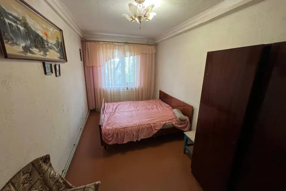 Продаётся 4-комнатная квартира, 68 м²