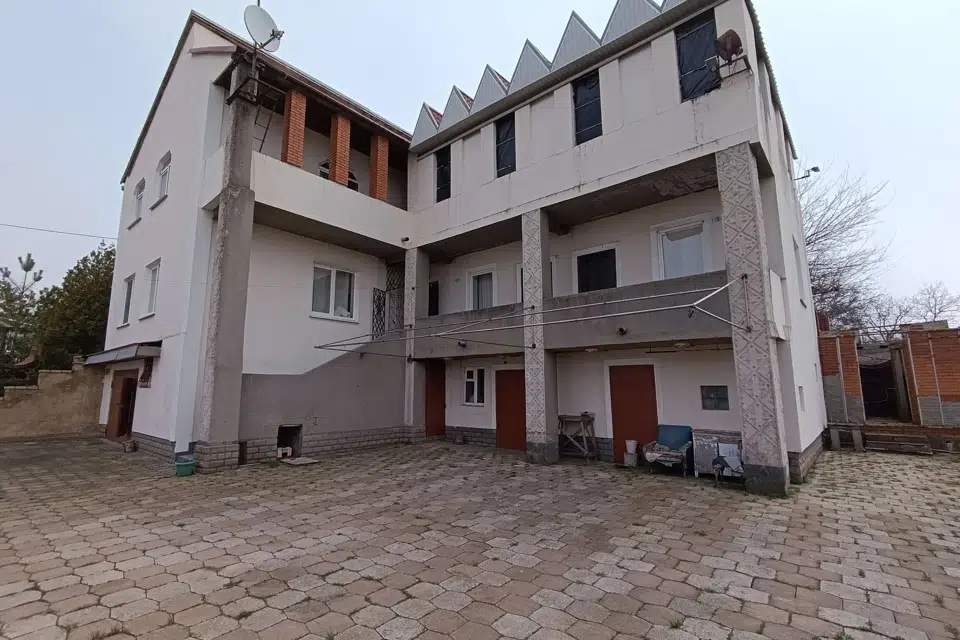 Продаётся 2-этажный дом, 455 м²