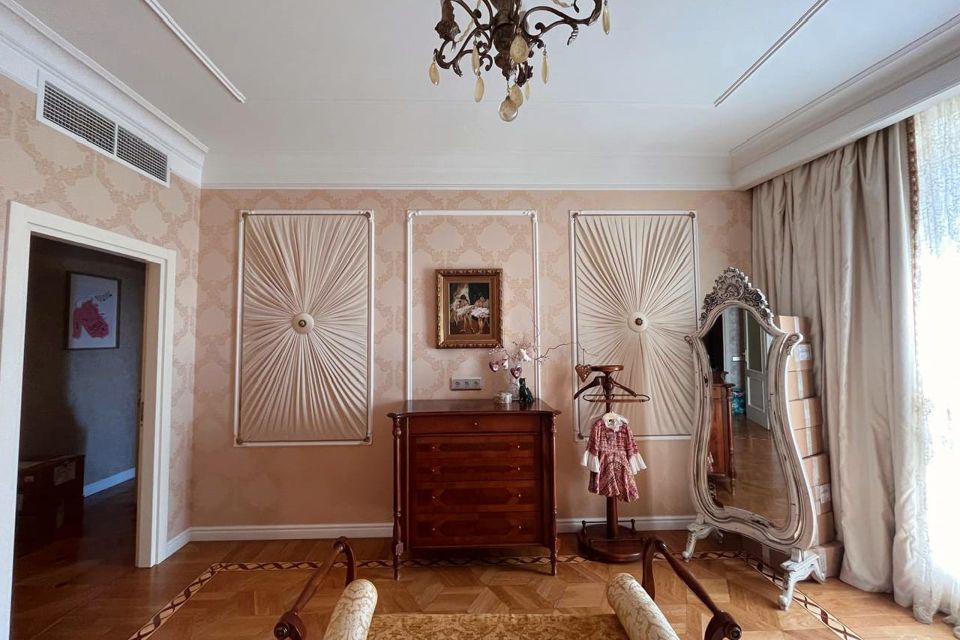 Продаётся 3-комнатная квартира, 125 м²
