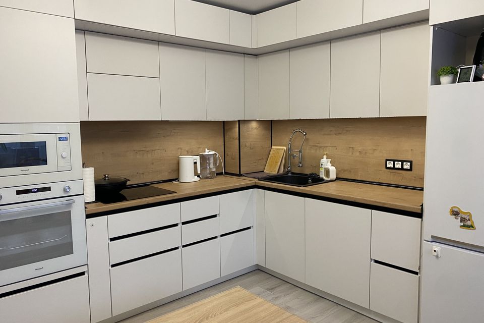 Продаётся 3-комнатная квартира, 79.7 м²