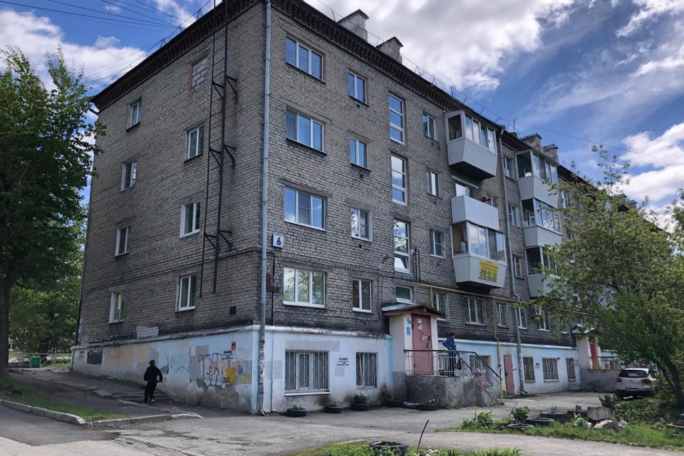 Продаётся 2-комнатная квартира, 40.7 м²