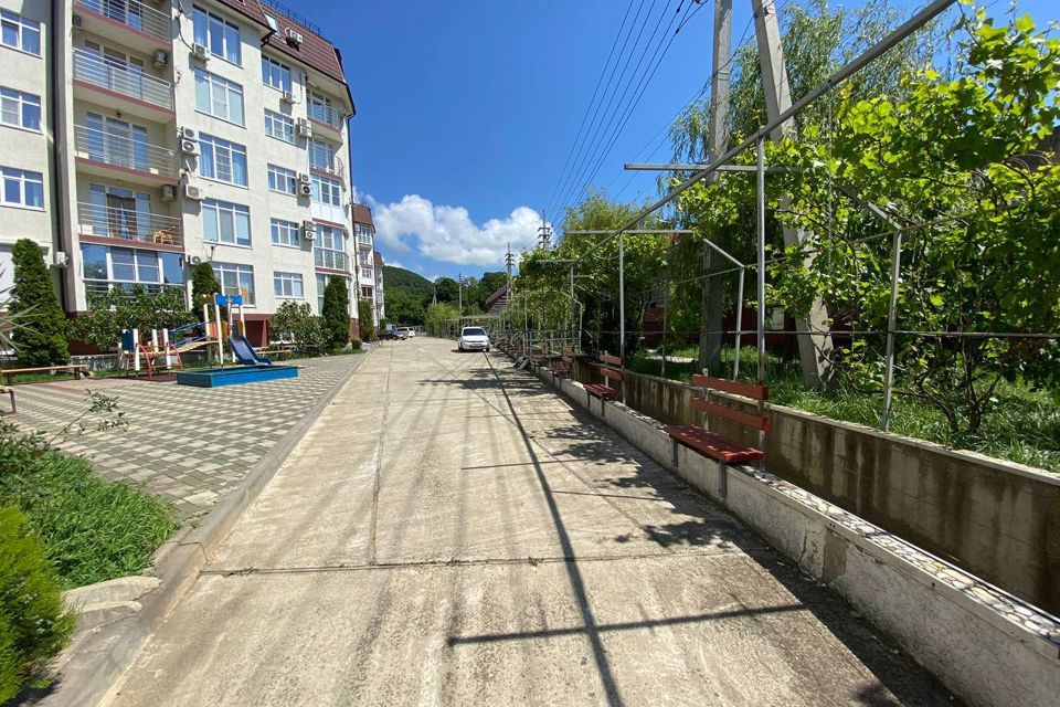 Продаётся 1-комнатная квартира, 66 м²