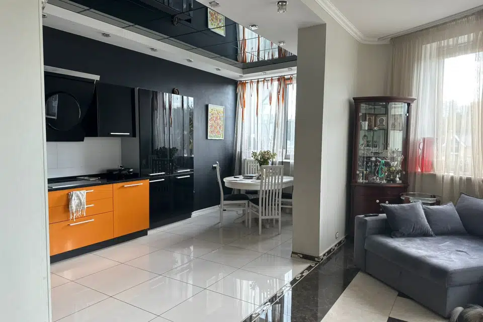 Продаётся 4-комнатная квартира, 124 м²