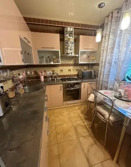 Продаётся 3-комнатная квартира, 74 м²